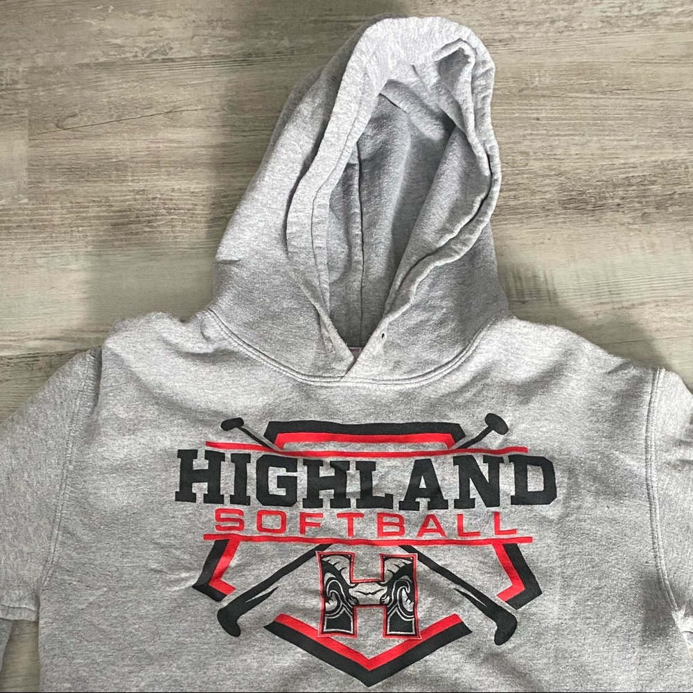 Sweatshirt. Size small